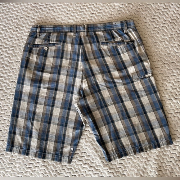 Men's Volcom Guilford Blue Plaid 5 pocket Skater Shorts Chino Shorts size 38 - Picture 2 of 8